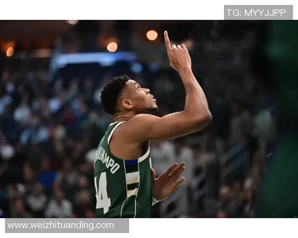 看字母哥这效率!首节轻描淡写carry全场