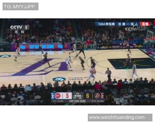 斯玛特断球送长传 詹姆斯上反篮得分